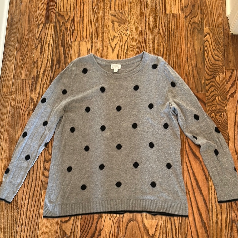 Market & Spruce Gray Sweater with Black Polka Dots